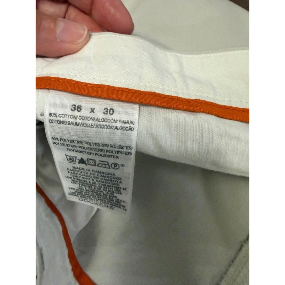 Dockers D3 Classic Fit Khaki Chino Pants Mens 36x30 Light Stone Beige Flat Front